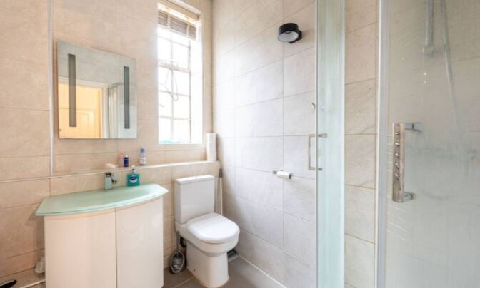 Porchester Gardens, Queensway