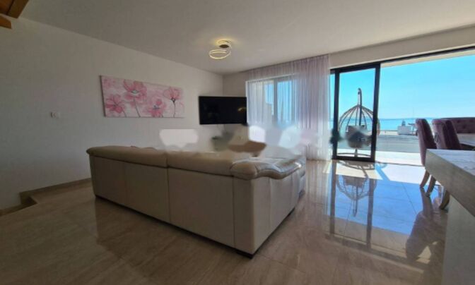 Семейный дом 250 м², новый