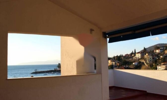 Семейный дом Ика, Опатия