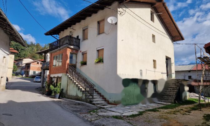 Дуплекс Ливек в Деревне