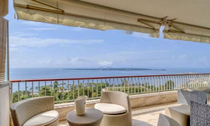 Apartment Croix des Gardes