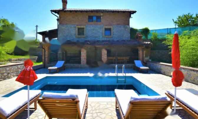 Дом в Ичичи, Околице опатии