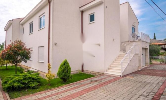 Семейный дом Ика, Опатия