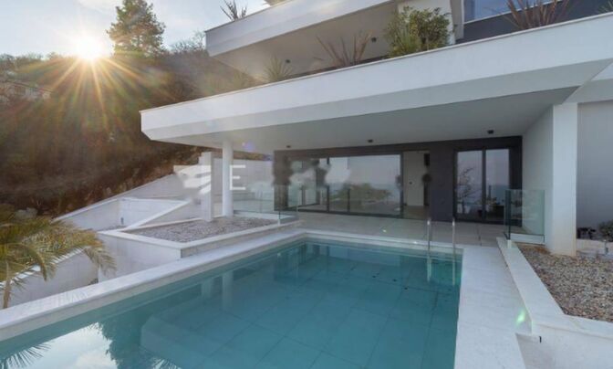 Трехкомнатная квартира Центр