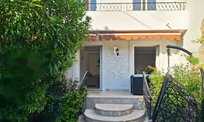 Townhouse Cannes California