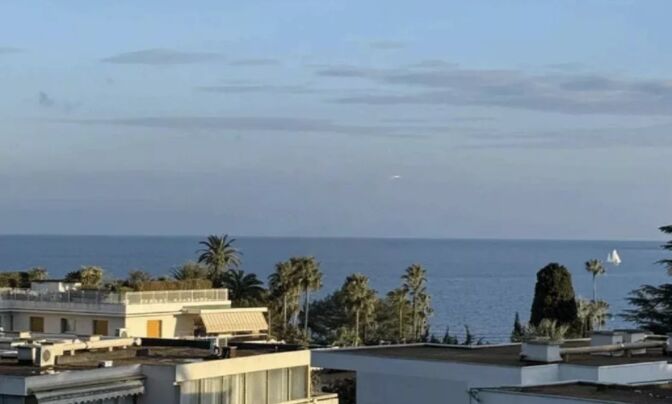 Apartment Cannes California