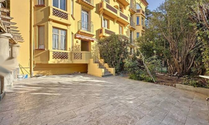 Apartment Cannes République