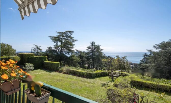 Apartment Croix des Gardes