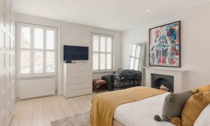 Sydney Mews, Chelsea SW3.