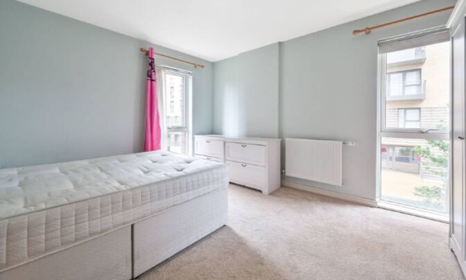 Shearwater Drive, Hendon