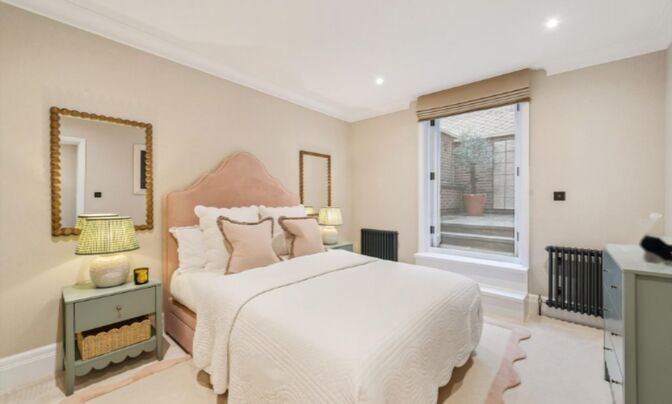 Belgravia Mansions, Holbein Place, Belgravia