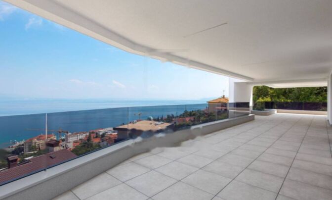 Четырехкомнатная квартира в центре Опатии