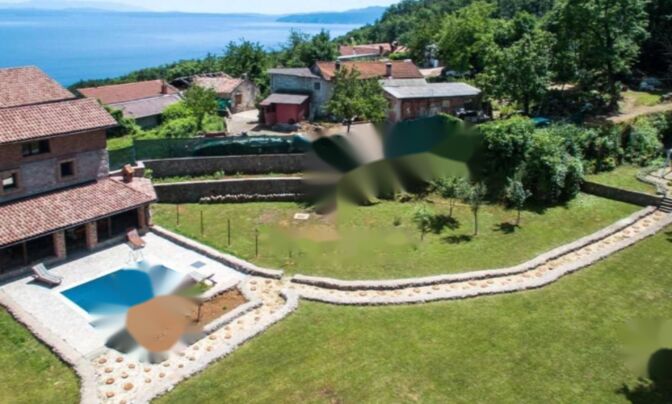 Дом в Вепринце, Опатия