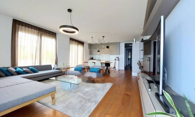 Трехкомнатная квартира в центре