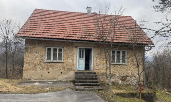 Дом, Врх при Фари