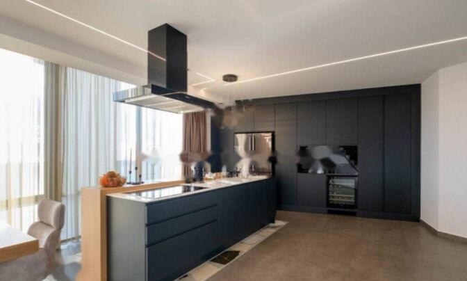 Четырёхкомнатная квартира Центр