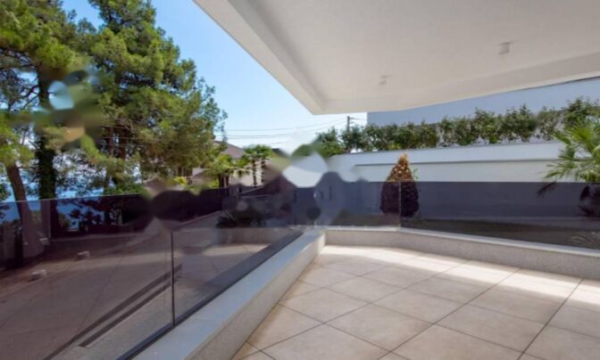 Трёхкомнатная квартира, Опатия