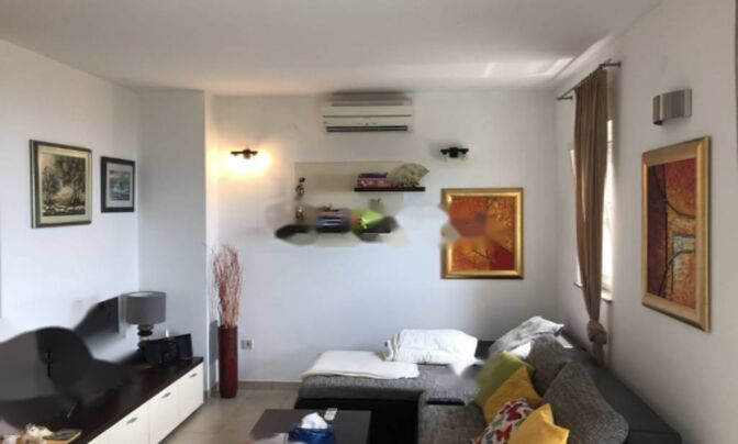 Четырехкомнатная квартира Побри