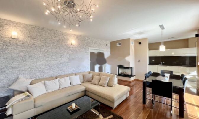 Четырехкомнатная квартира, Опатия