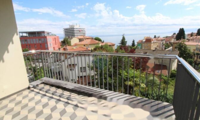 Четырехкомнатная квартира в Опатии