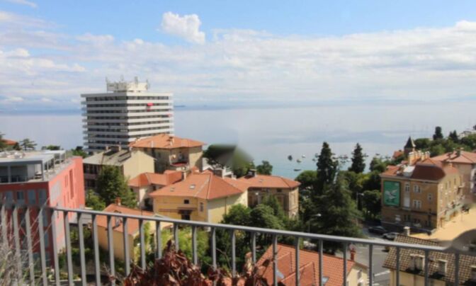 Трехкомнатная квартира в центре Опатии