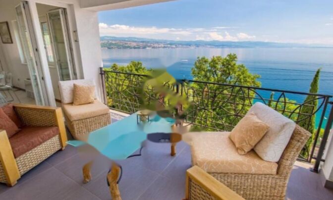 Четырехкомнатная квартира в центре Опатии