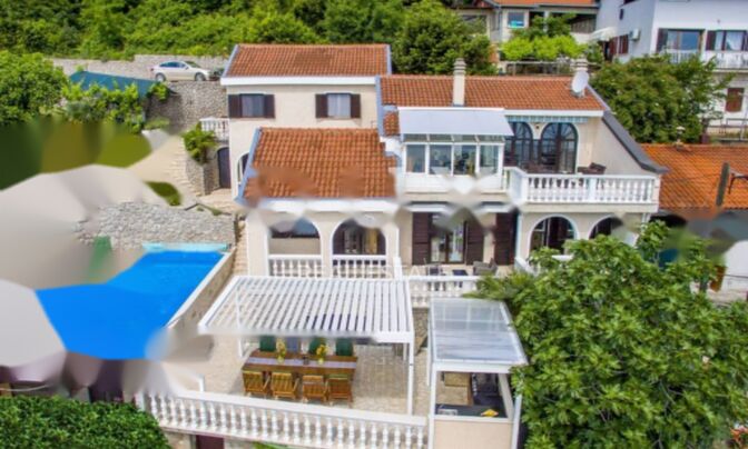 Особняк 430 м², Центр, Опатия