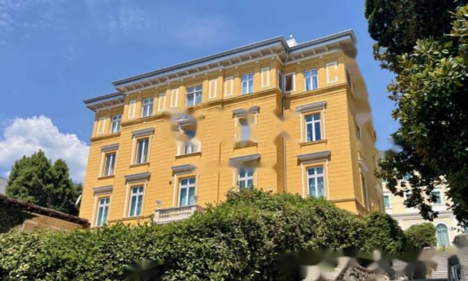 Трёхкомнатная квартира в центре Опатии