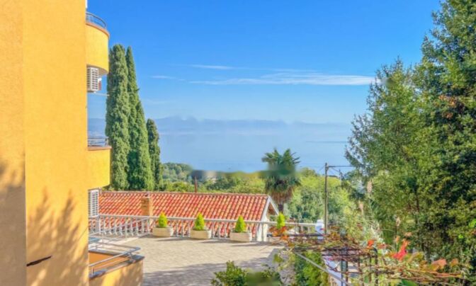 Четырёхкомнатная квартира Опатия