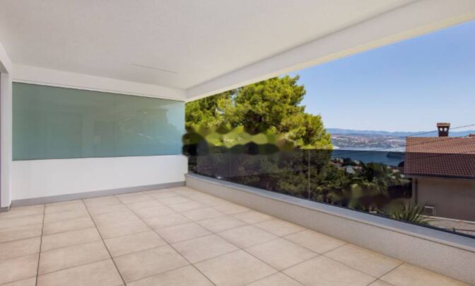 Трёхкомнатная квартира в центре Опатии