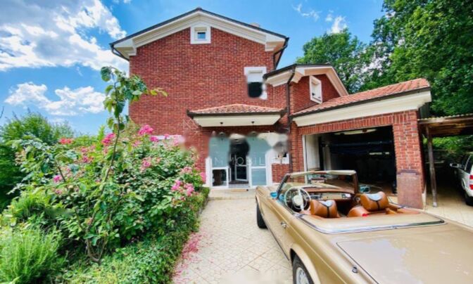 Семейный дом Поляне, Опатия