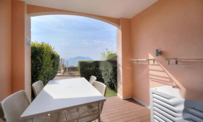 Apartment Croix des Gardes