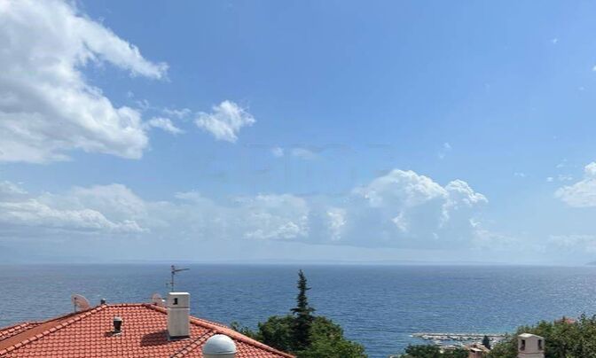 Трехкомнатная квартира Волоско