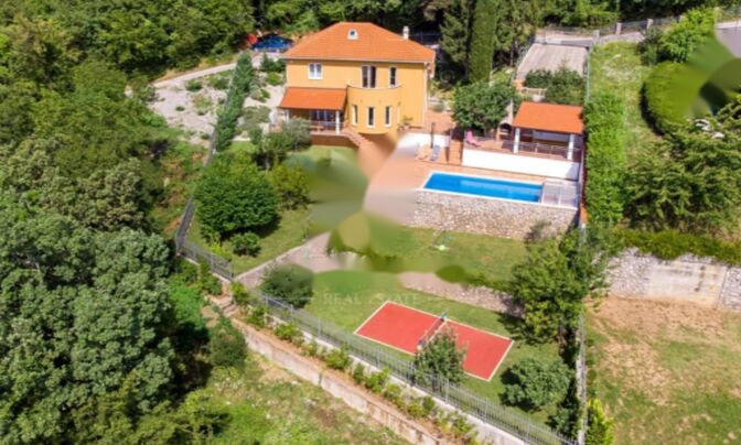 Семейный дом в Вепринце