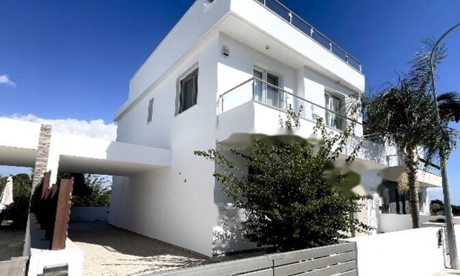 4 Bedroom Villa For Sale in Livadia , Larnaca