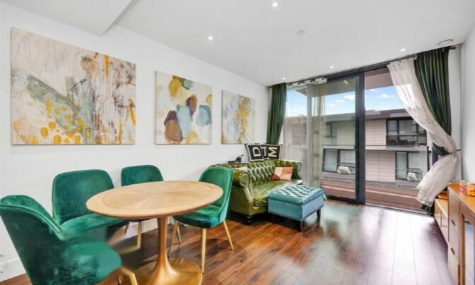 Perilla House, Stable Walk