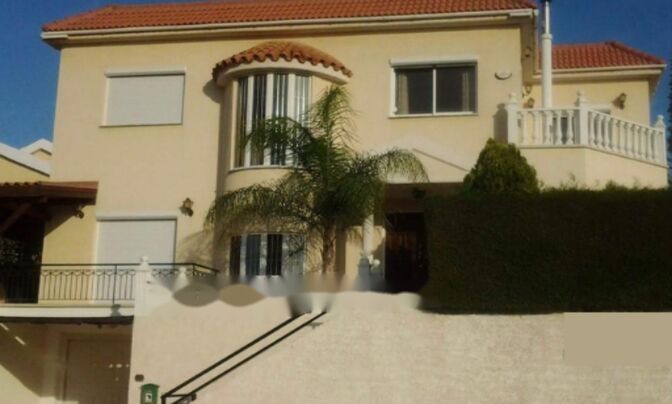4 Bedroom House For Sale in Limassol, Agios Tychonas