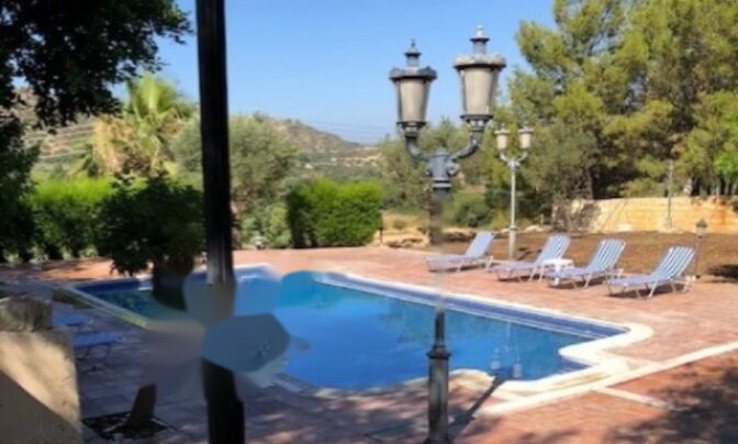 4 Bedroom Villa with a huge plot for Sale in Pissouri ,Limassol