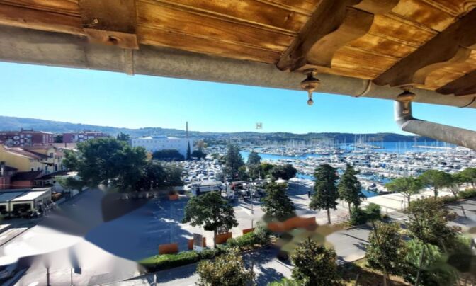 Квартира-студия в центре Изолы