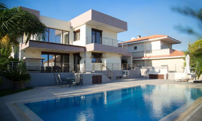 5 Bedroom Villa For Sale in Limassol, Agios Athanasios