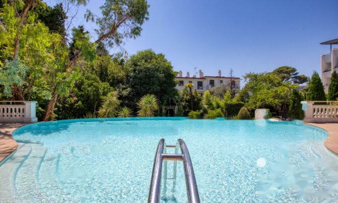 Apartment Cannes République