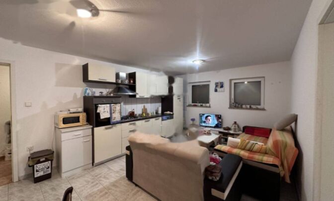 Двухкомнатная квартира Побри