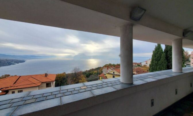 Семейный дом Побри, Опатия