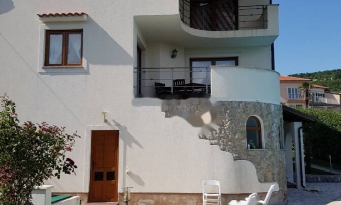 Семейный дом в Поляне