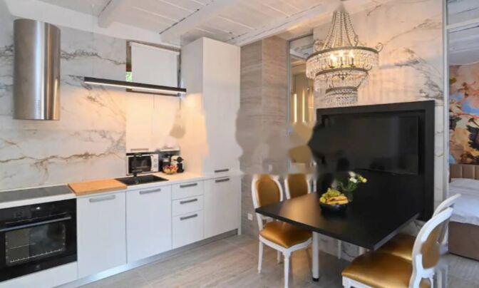 Четырехкомнатная квартира Центр