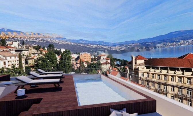 Четырехкомнатная квартира в Центре Опатии