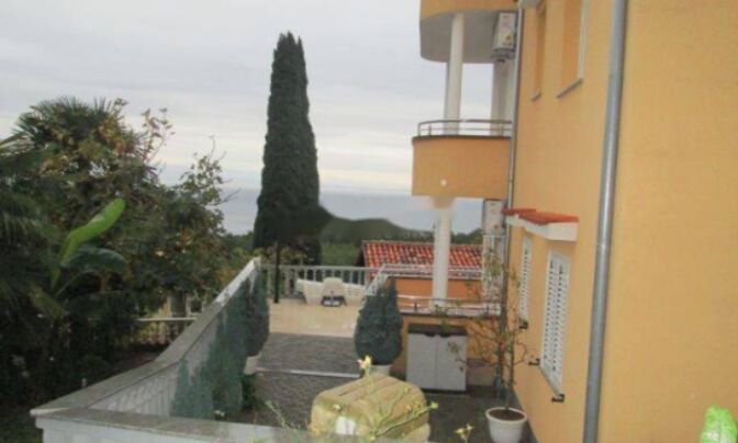 Четырёхкомнатная квартира в Оприче