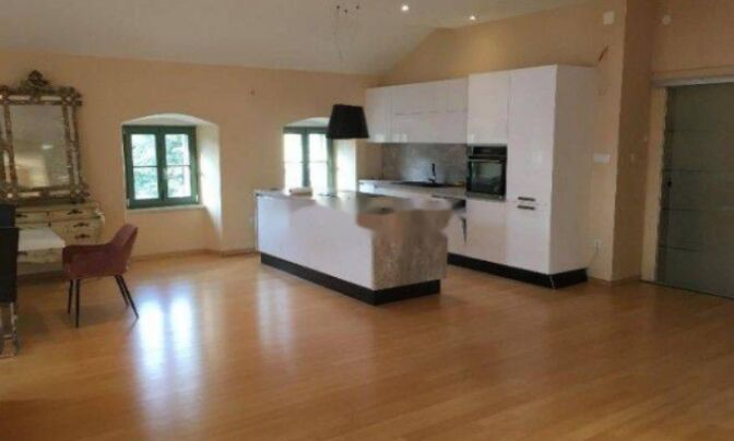 Четырехкомнатная квартира в Опатии