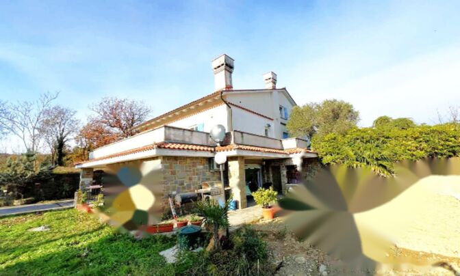 Двухэтажный дом в Бошамарине