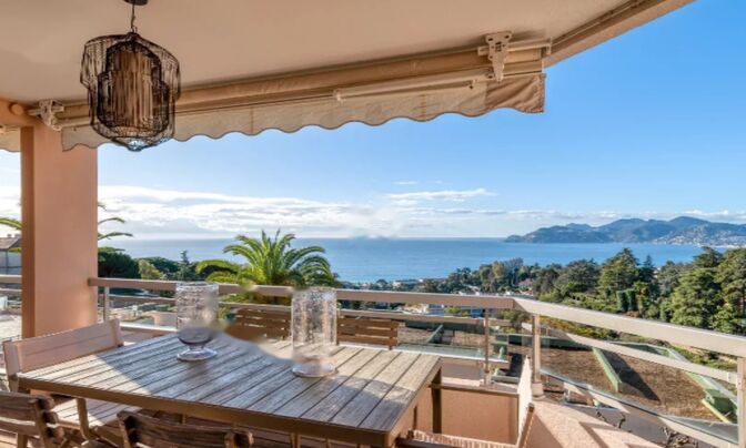 Apartment Croix des Gardes